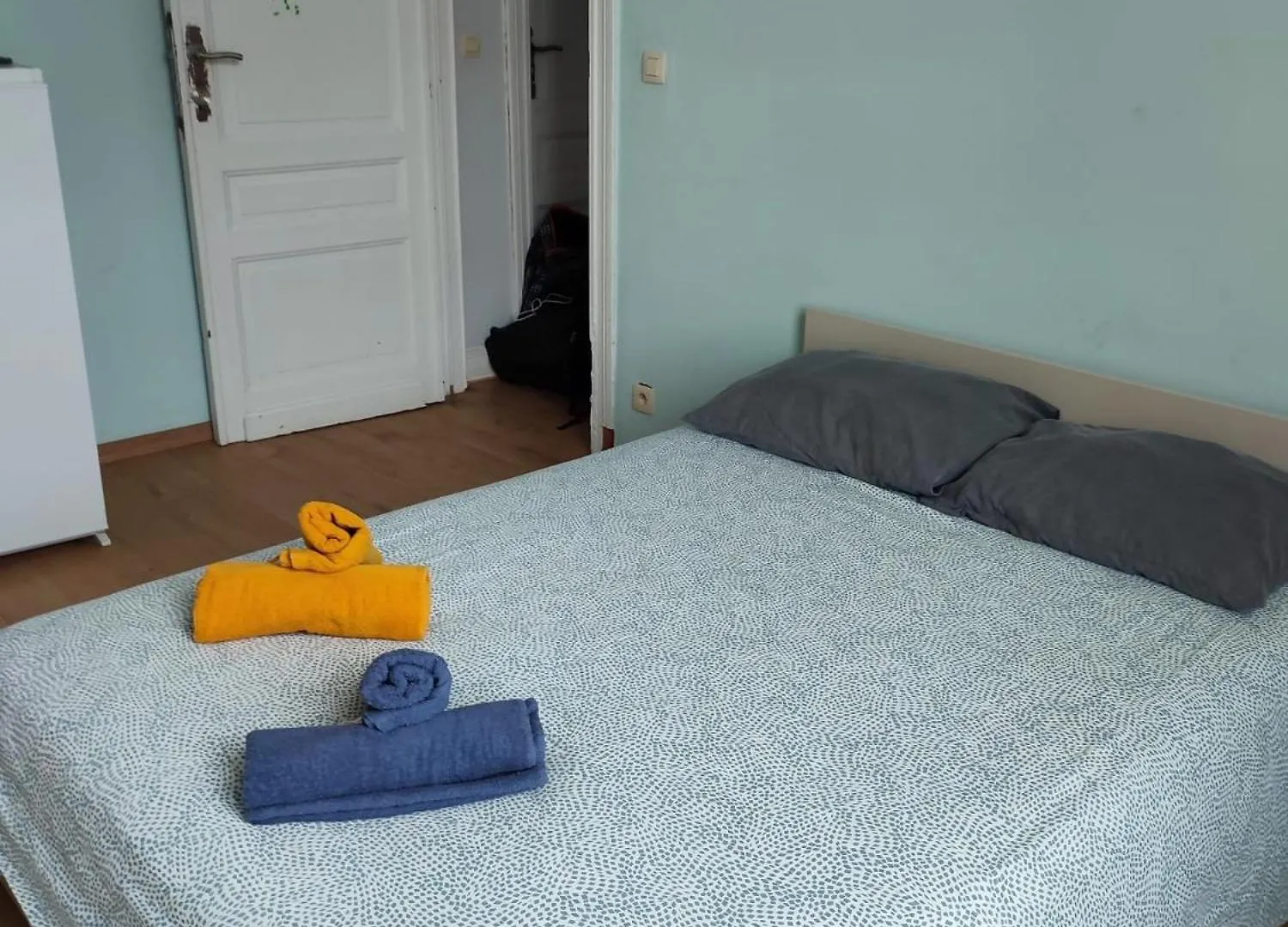 Chambre Confortable Avec Un Lit Double A Schaerbeek Cle Bleu Brussels 0*,  Belgium